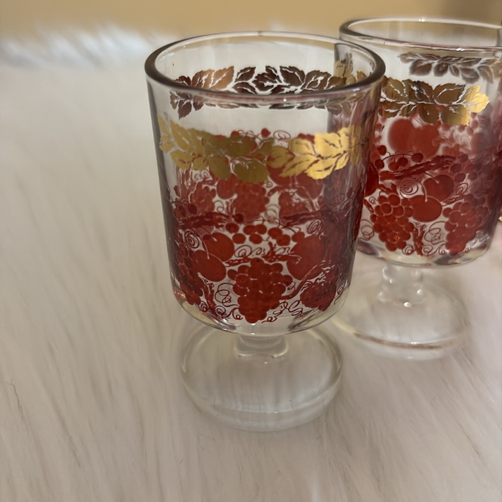 1970’s French Luminarc Decanter and 6 Glasses Set - Picture 3 of 6